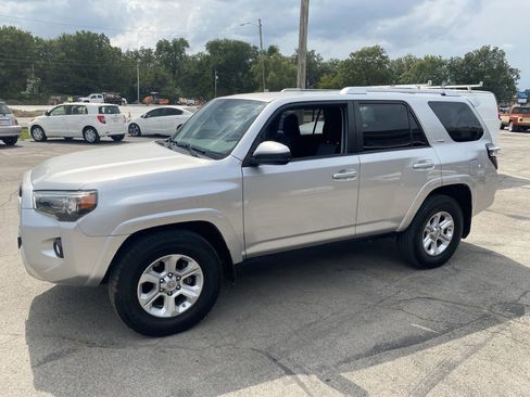 Used 2014 Toyota 4Runner SR5 image 3