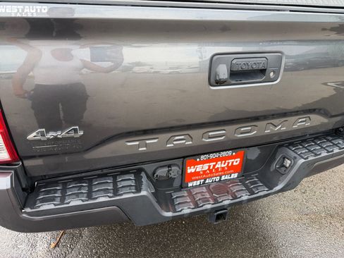 Used 2022 Toyota Tacoma SR AWD/4WD image 28