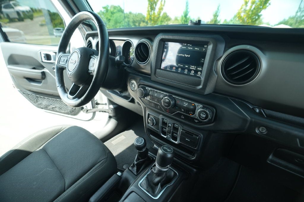 Used 2021 Jeep Wrangler Unlimited Sport AWD/4WD image 38