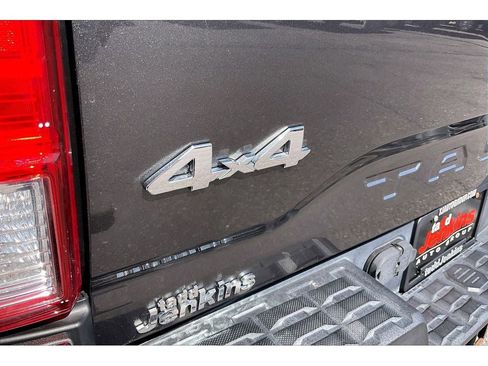 Used 2017 Toyota Tacoma SR w/ Tow Package AWD/4WD image 9