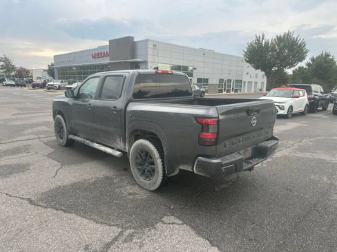 Used 2023 Nissan Frontier SV w/ Midnight Edition Package AWD/4WD image 7