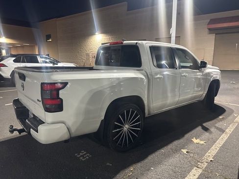 Used 2022 Nissan Frontier SV image 5