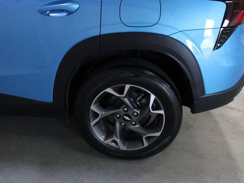 Used 2025 Chevrolet Trax LT w/ Driver Confidence Package FWD image 28