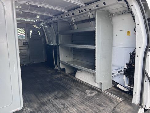 Used 2018 GMC Savana 2500 Extended image 21