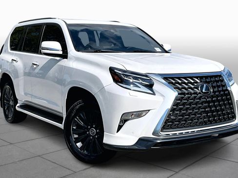 Used 2023 Lexus GX 460 Luxury w/ Sport Design Package image 3