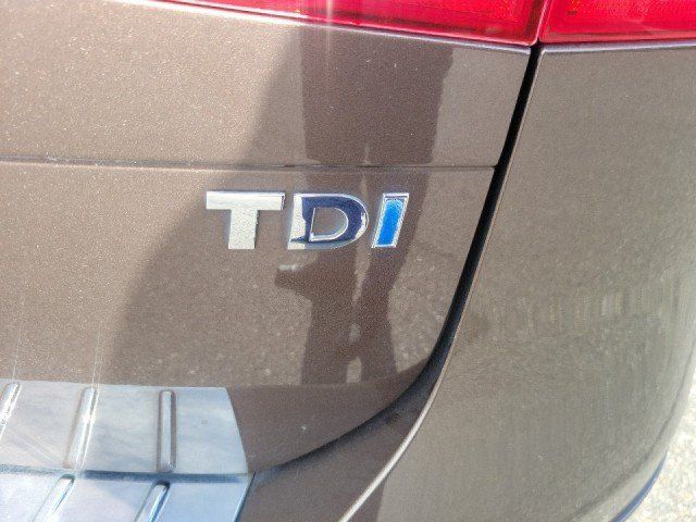 Used 2014 Volkswagen Touareg TDI AWD/4WD image 5