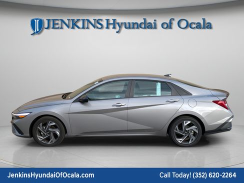 Certified 2025 Hyundai Elantra SEL FWD image 6