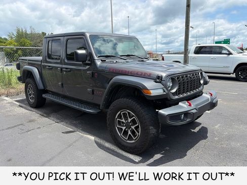 Used 2024 Jeep Gladiator Rubicon w/ Technology Group AWD/4WD image 1