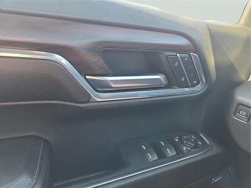 Used 2023 GMC Sierra 1500 SLT image 17