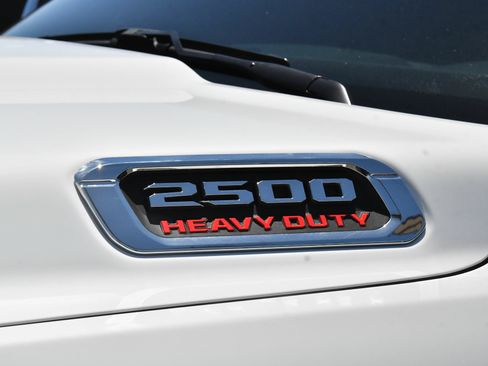 Used 2026 RAM 2500 Laramie AWD/4WD image 13