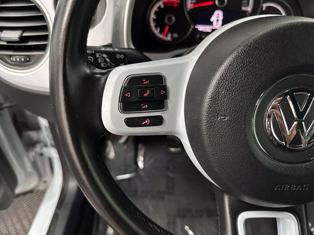 Used 2019 Volkswagen Beetle 2.0T SE FWD image 19