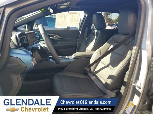 New 2026 Chevrolet Equinox EV LT w/ LPO, Blackout Package image 18