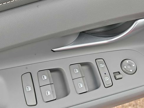 Certified 2023 Hyundai Elantra SEL w/ Convenience Package image 17