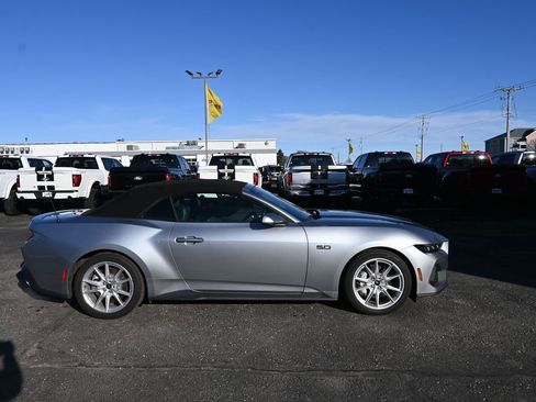 Used 2025 Ford Mustang GT Premium image 16