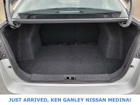 Certified 2025 Nissan Versa SV image 17