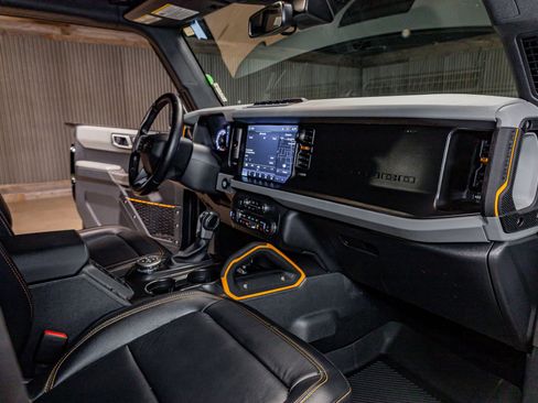 Used 2022 Ford Bronco Badlands image 15