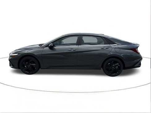 New 2026 Hyundai Elantra SEL Sport FWD image 6