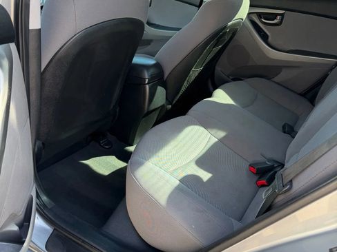 Used 2015 Hyundai Elantra SE image 10