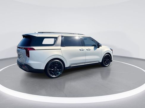 Used 2025 Kia Carnival SX Prestige FWD image 8