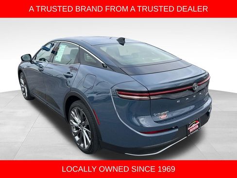 Used 2026 Toyota Crown Limited w/ Advanced Technology Package image 3