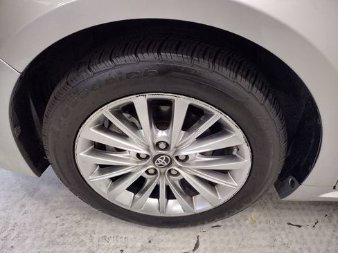 Used 2018 Toyota Avalon Limited w/ Carpet Mat Package FWD image 6