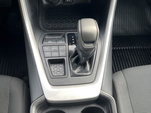 Used 2019 Toyota RAV4 LE image 24