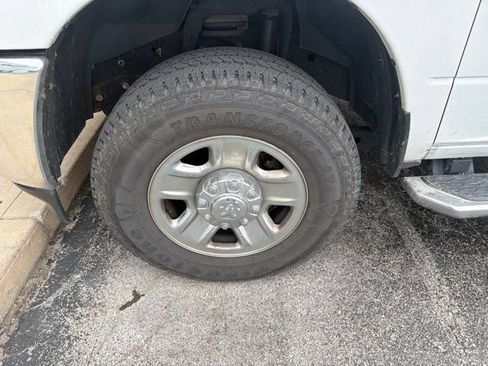 Used 2021 RAM 2500 Tradesman w/ Chrome Appearance Group AWD/4WD image 13