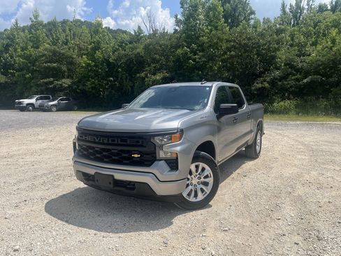 Used 2023 Chevrolet Silverado 1500 Custom RWD image 2