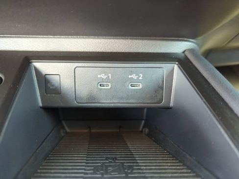Certified 2025 Nissan Kicks SR FWD image 39