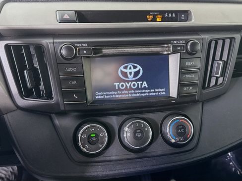 Used 2017 Toyota RAV4 LE image 18