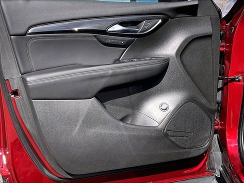 Used 2023 Buick Envision Essence image 17