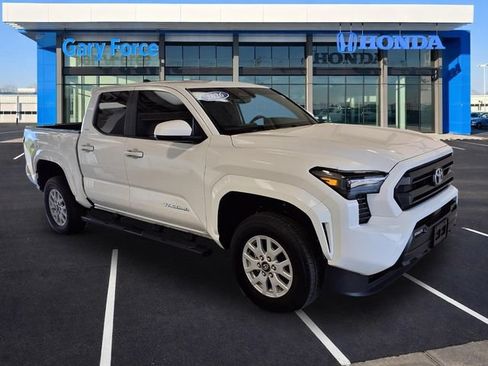 Used 2026 Toyota Tacoma SR5 RWD image 1