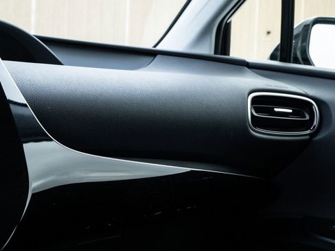 Used 2016 Toyota Prius Three image 28