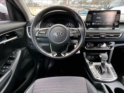 Used 2021 Kia Seltos S image 5