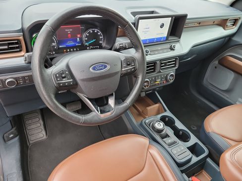 Used 2022 Ford Maverick Lariat w/ Lariat Luxury Package image 2