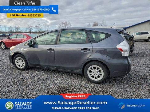 Used 2012 Toyota Prius V image 3