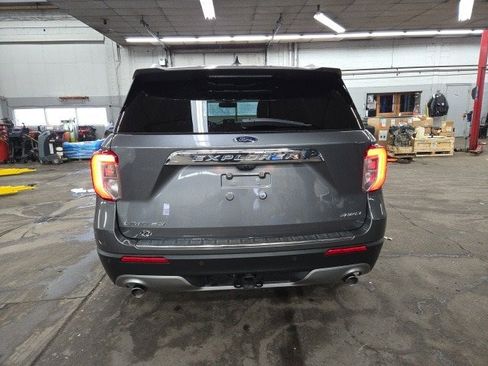 Used 2022 Ford Explorer Limited w/ Limited Technology Package image 12