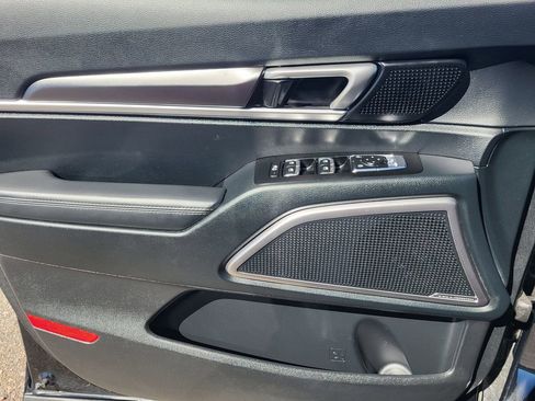 Used 2025 Kia Telluride S image 8