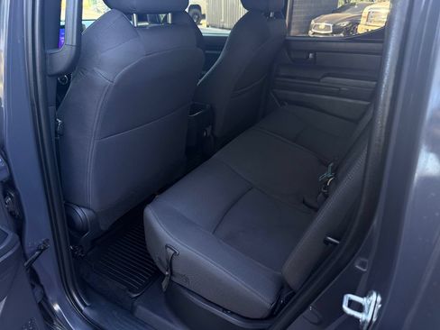 Used 2024 Toyota Tacoma SR5 AWD/4WD image 33