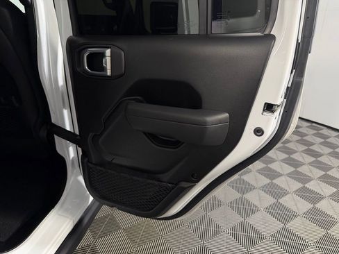 Certified 2022 Jeep Wrangler Unlimited Rubicon 4xe w/ Steel Bumper Group image 27