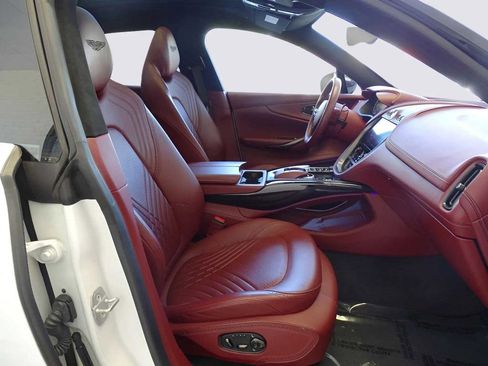 Used 2021 Aston Martin DBX image 21