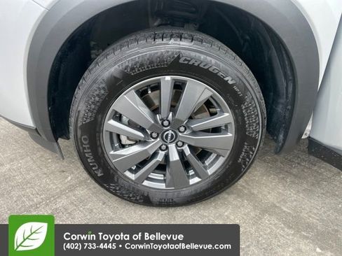 Used 2024 Nissan Pathfinder SV image 25