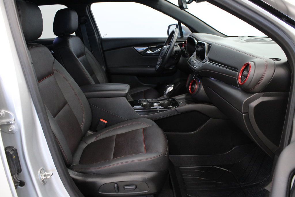 Used 2022 Chevrolet Blazer RS w/ Enhanced Convenience Package FWD image 17