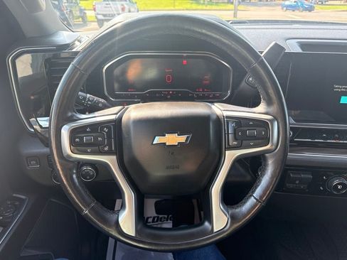 Used 2022 Chevrolet Silverado 1500 LT w/ Convenience Package II AWD/4WD image 18