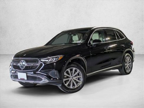 Certified 2025 Mercedes-Benz GLC 300 image 2