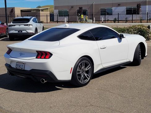 Used 2024 Ford Mustang Coupe RWD image 4