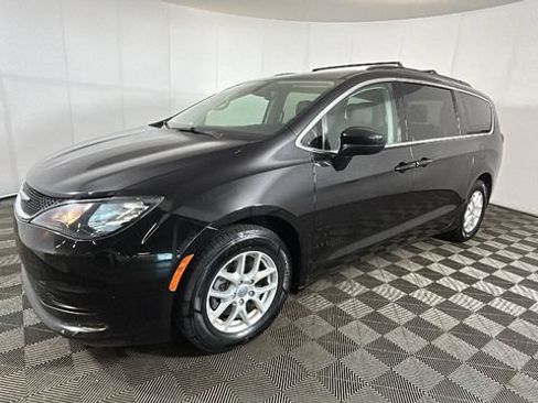 Used 2021 Chrysler Voyager Lxi FWD image 6