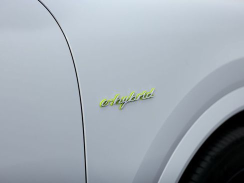 Used 2020 Porsche Cayenne Turbo S image 23