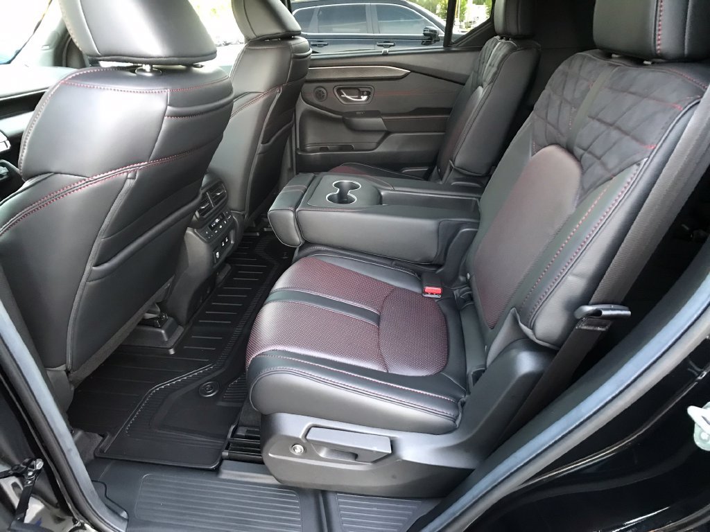 Certified 2026 Honda Pilot Black Edition image 10