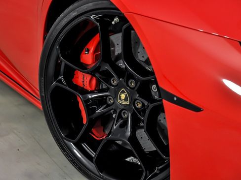 Used 2021 Lamborghini Huracan EVO RWD image 4